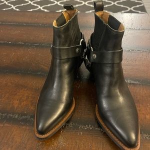 Frye boots in perfect condition size 9M